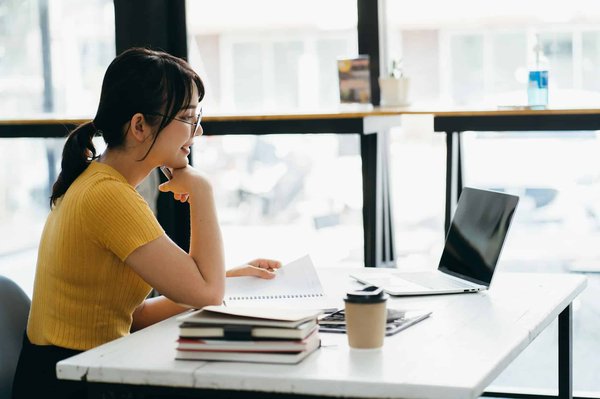 Traduction assermentée de relevés de notes en 48h
